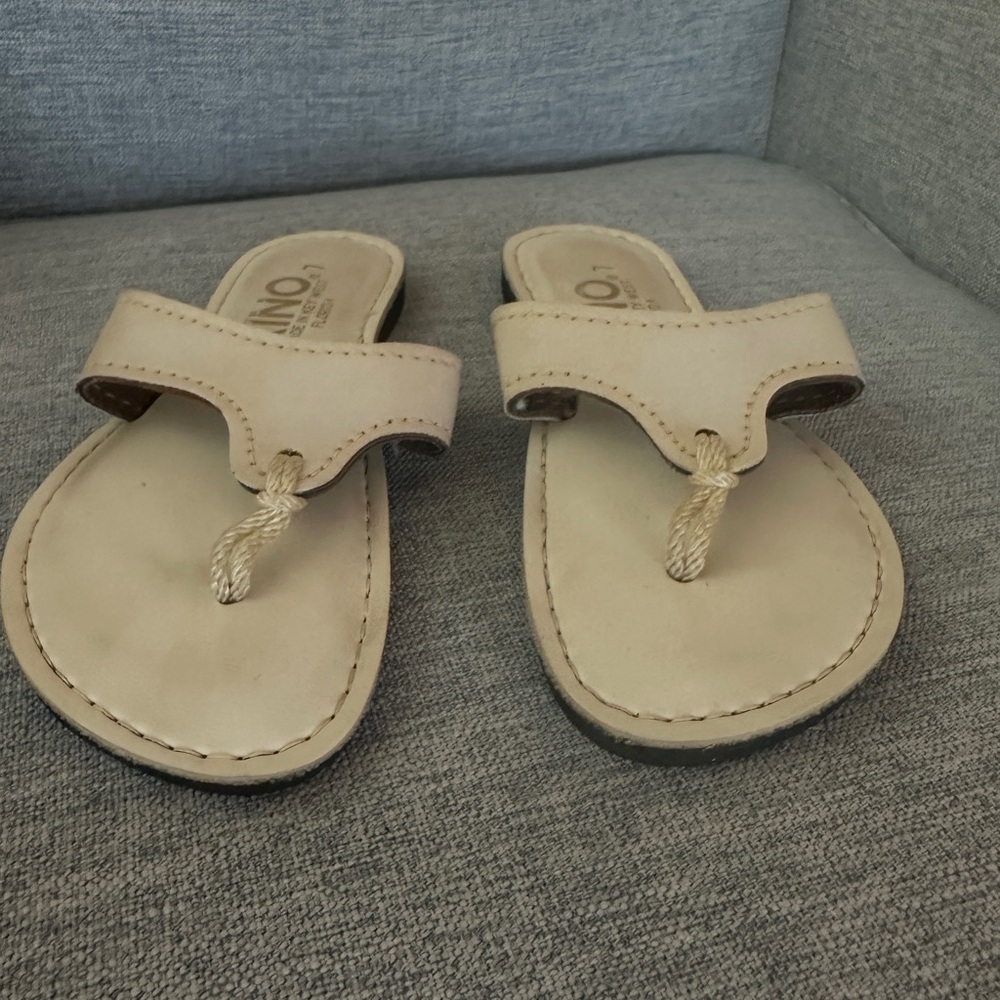 Kino White Sandals in White - Picture 4 of 8